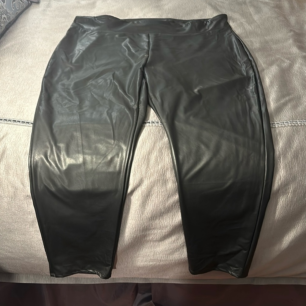 💖  Penmans Plus Size 4X Black Vegan Leather Pants NWT